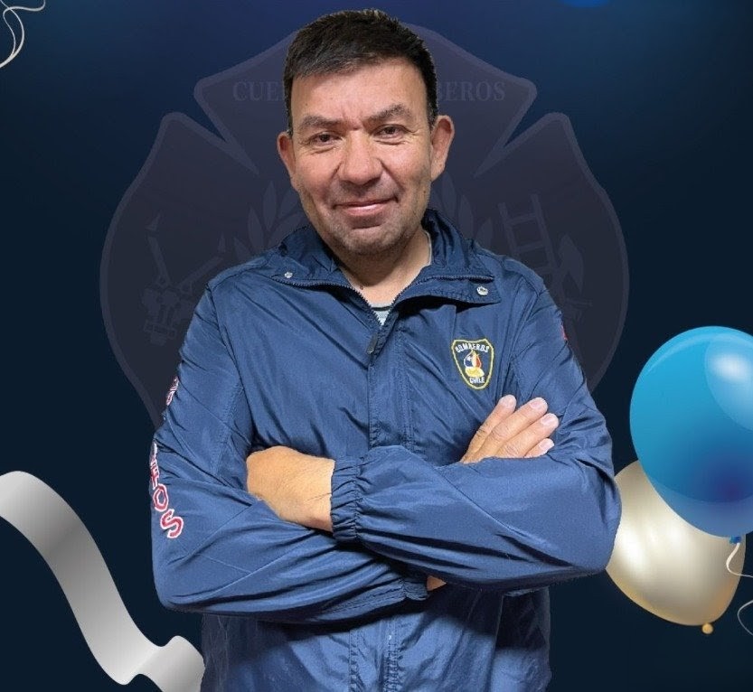 Esta tarde Bomberos Rinden Honores en traslado Féretro Comandante De Bomberos Fallecido