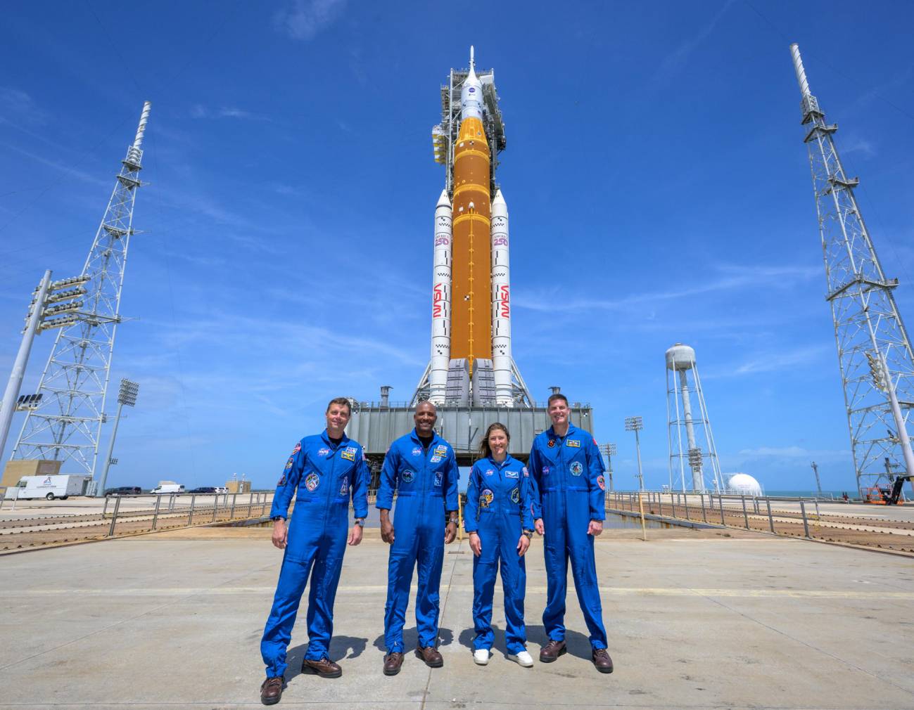 Hoy Miércoles 1 de Abril lanzamiento Artemis II, la primera misión tripulada en 53 años que hará un sobrevuelo a la luna.