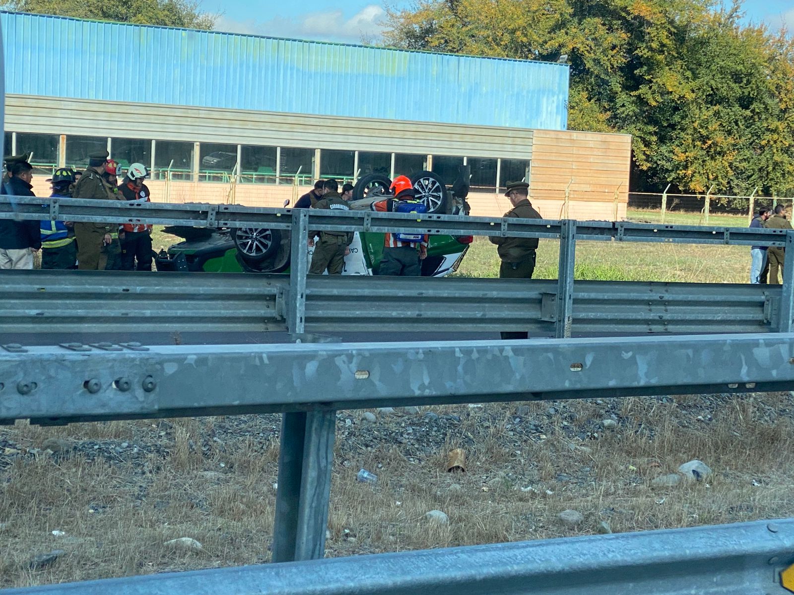 Patrulla de Carabineros vuelca durante persecución en Ruta 5 Sur en Rancagua