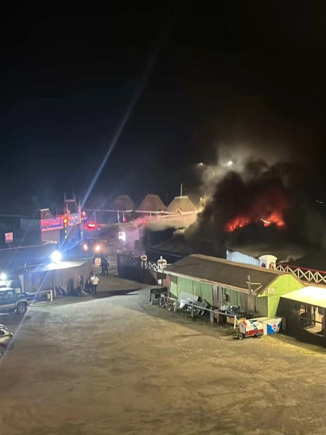 Pichilemu incendio Estructural en Galería Gruta