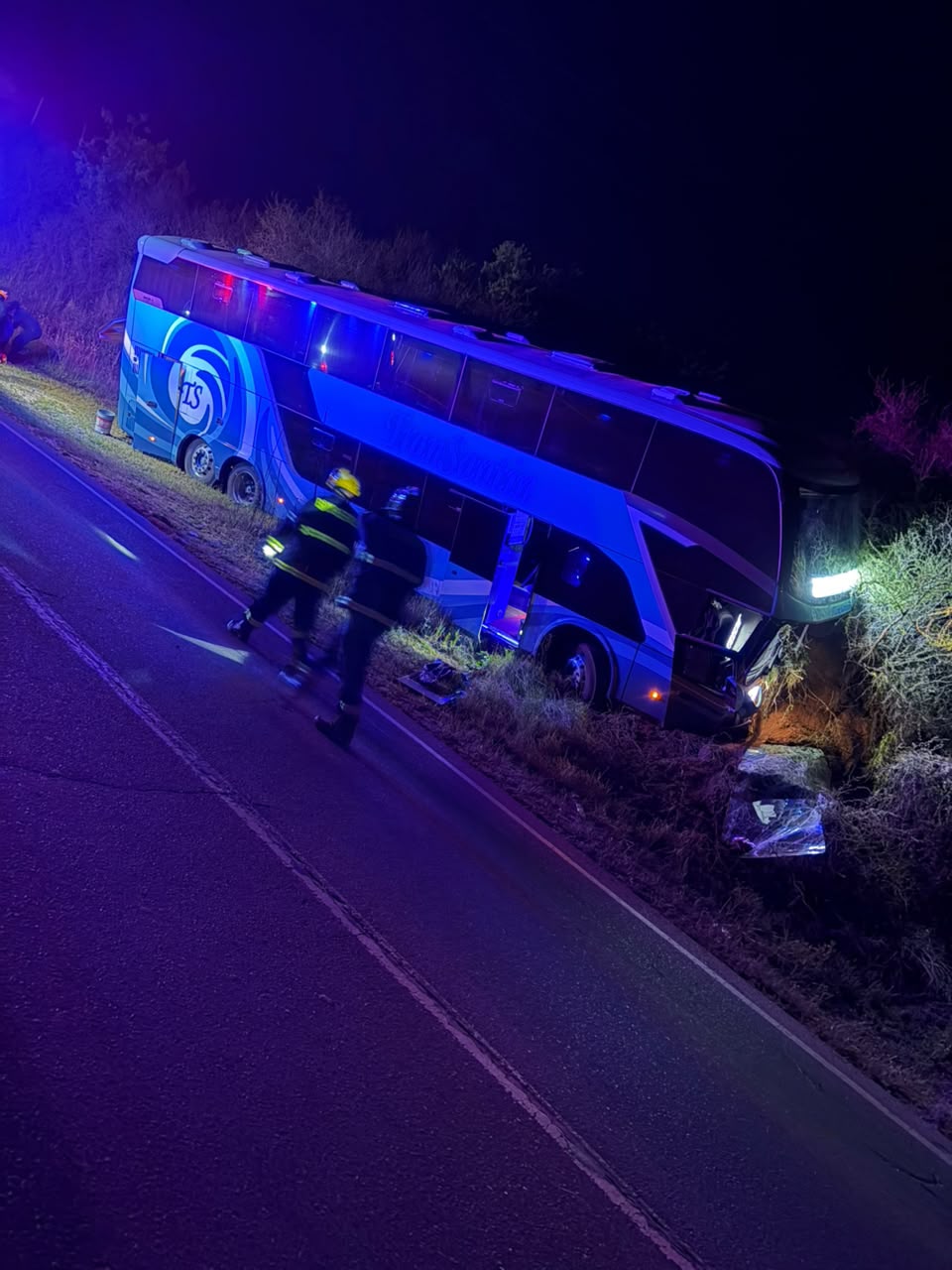 Esta Noche  Litueche Accidente de bus con Zanja