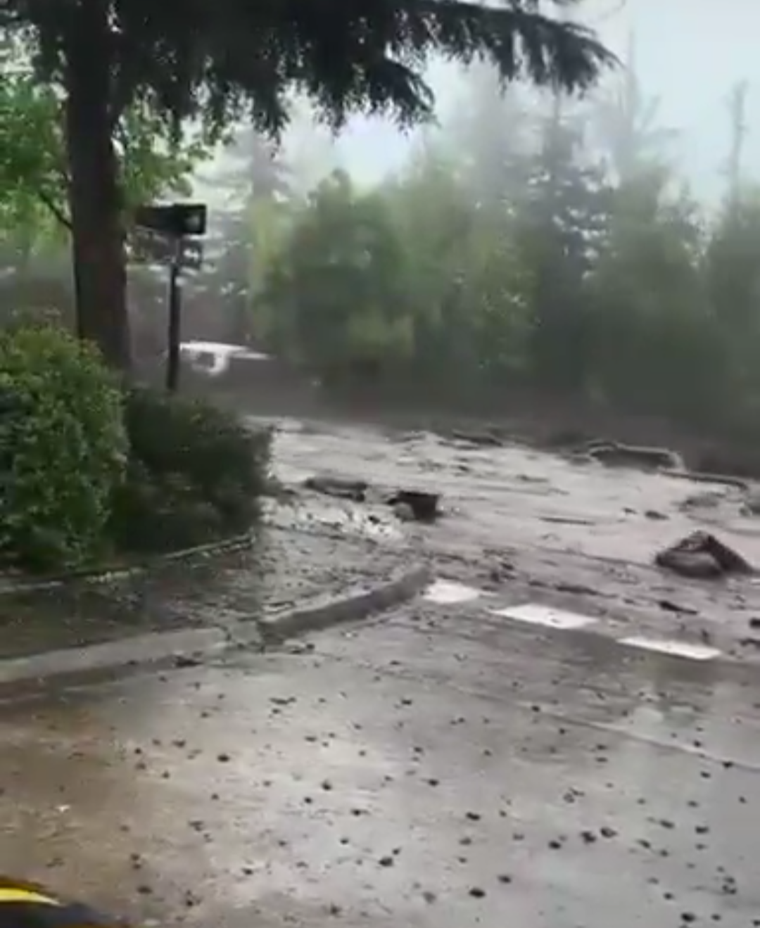 Esta Tarde Aluvión en la Comuna de las condes, Santiago